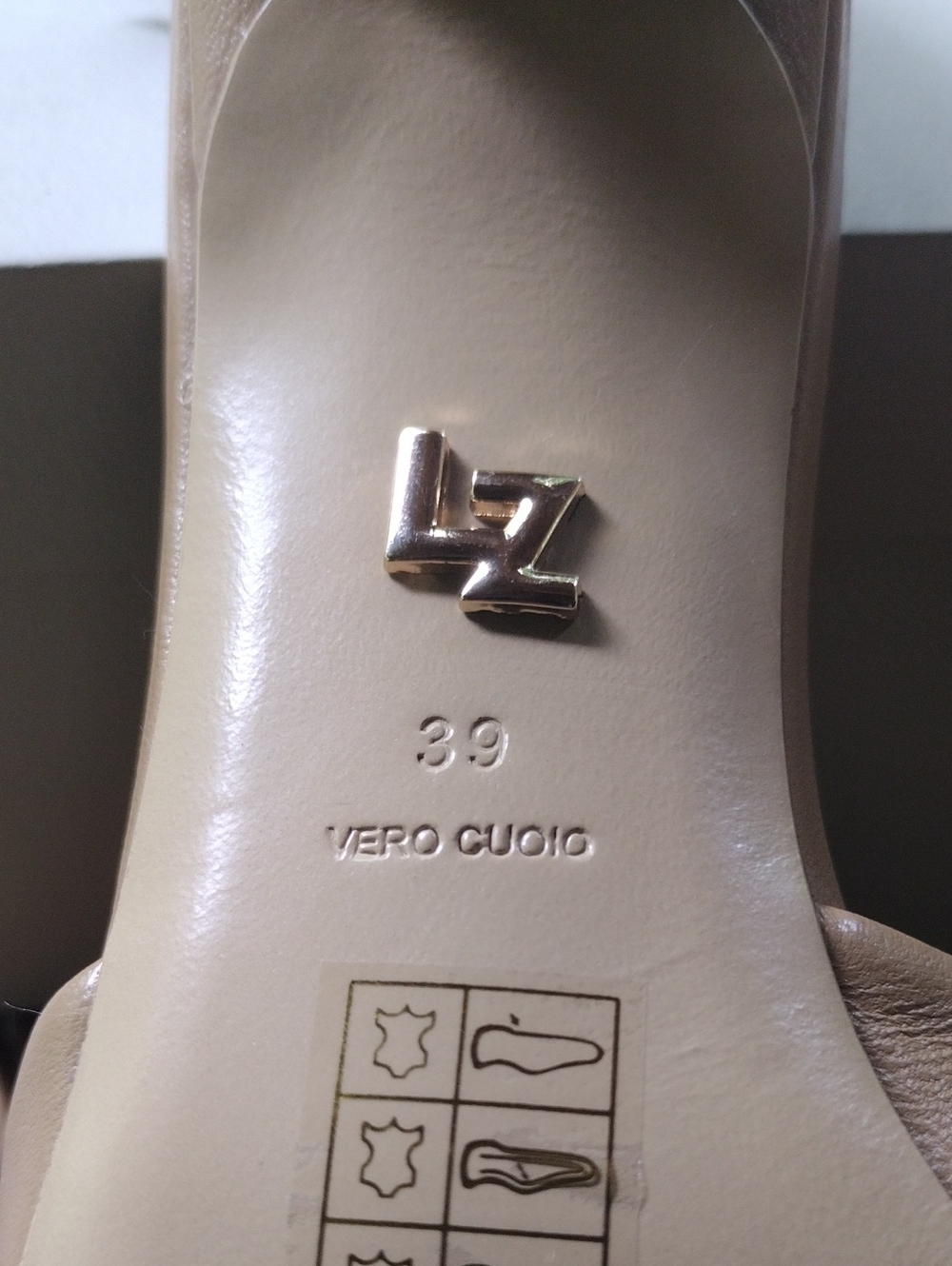 NIB Lola Cruz nude Ankle-Strap Open-Toe Heels 2" Heels - Picture 5 of 8